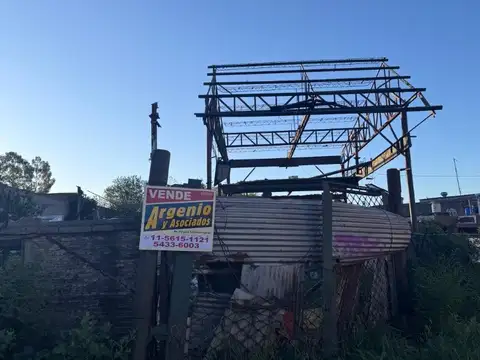 LOTE INDUSTRIAL CON MEJORAS 1.035M2- a 2 cs R4 100mil Y CTAS