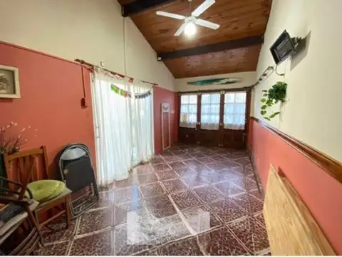 Casa en Venta con 3 cocheras