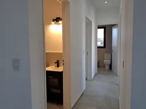 Casa en Venta con 3 cocheras