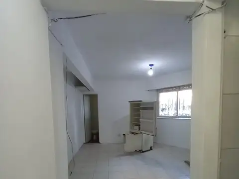 PALERMO, Monoamb. 27 m2, Apto Prof. P. Baja, frte. esquina,coc indep.