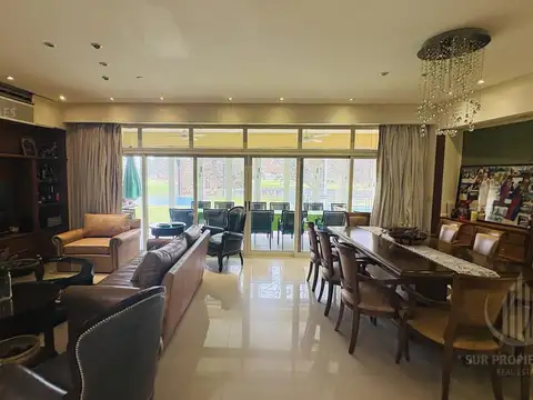 Casa 10 ambientes con 8 baños
