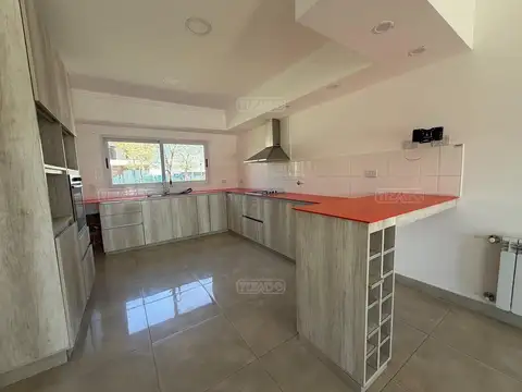 Casa en Alquiler de 3 dormitorios