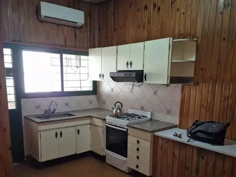 Depto Tipo Casa en Venta en Ramos Mejía, USD 121.999