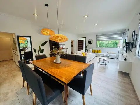CASA VENTA FINCAS DE HUDSON CON PILETA 4 AMBIENTES