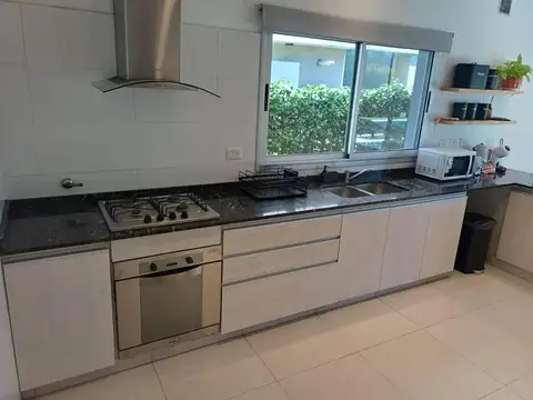 Casa en Alquiler Temporal en La Comarca, USD 8.500