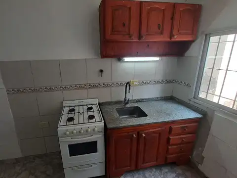 Casa 3 ambientes con 1 baño