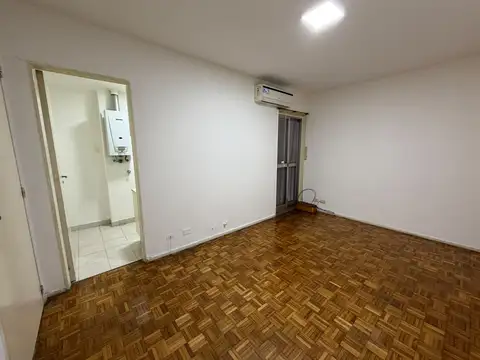 Avenida Raúl Scalabrini Ortiz 2100, Piso 1