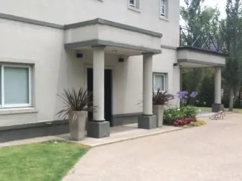 Casa en Venta en Solar Del Bosque, USD 470.000
