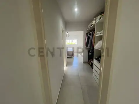 Casa en Venta con 4 cocheras