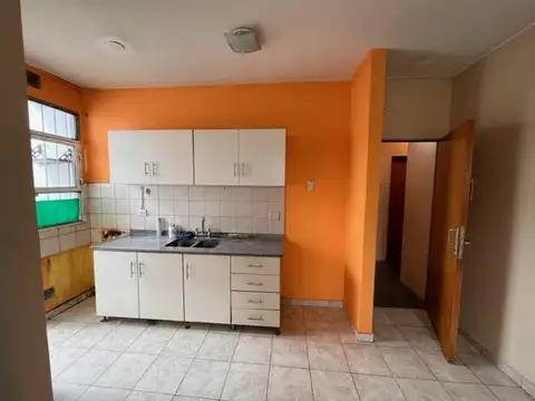 Sarmiento 4600, Piso 1