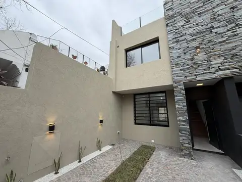 Casa en Venta en Olivos Maipu/Uzal, USD 395.000