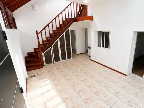 Depto Tipo Casa en Venta de 4 ambientes