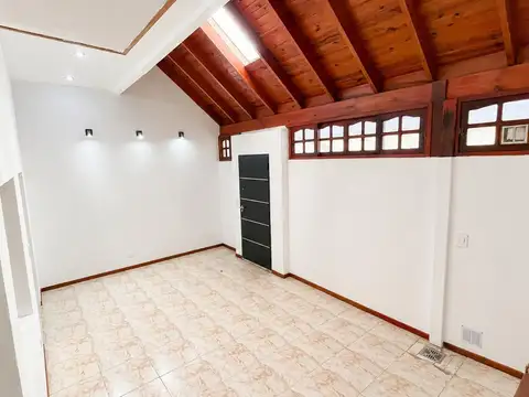 Depto Tipo Casa en Venta en Mataderos, USD 119.000