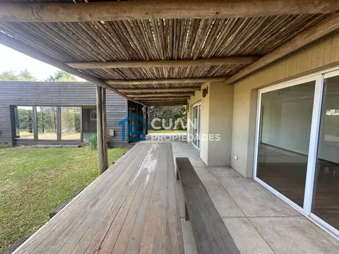 Casa en Venta en Saint Matthews, USD 330.000