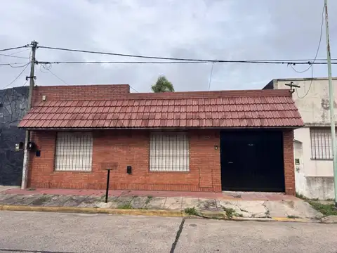 10bis e/511 y 512, Ringuelet - Alquiler Casa 2 dormi