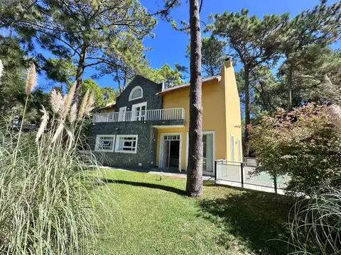 Casa 4 ambientes con 3 baños