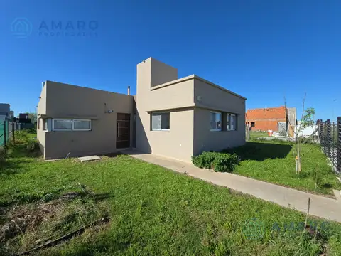 Casa 2 ambientes con 1 baño