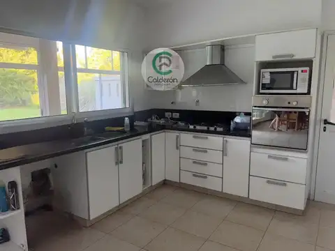 Casa en Venta Barrio Cerrado Campos de Alvarez