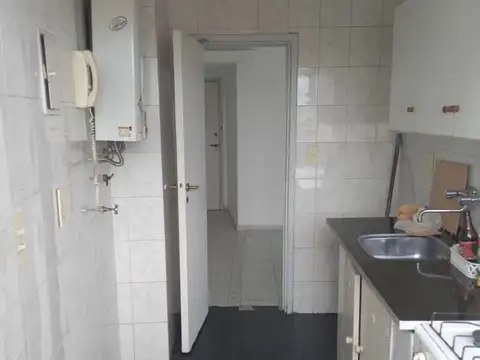 2 Ambientes super amplios con balcon con cerramiento