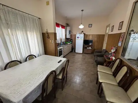 Casa 4 ambientes con 1 baño