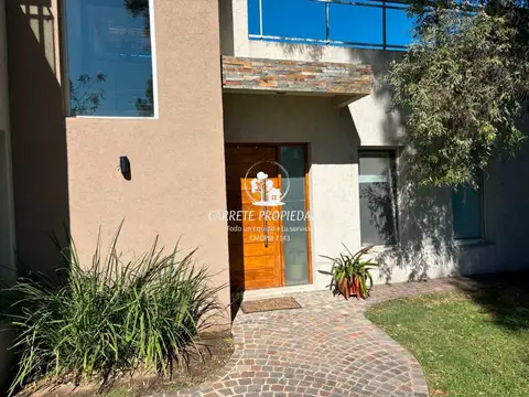 Casa en Venta en Countries y Barrios Cerrados en Pilar, USD 230.000