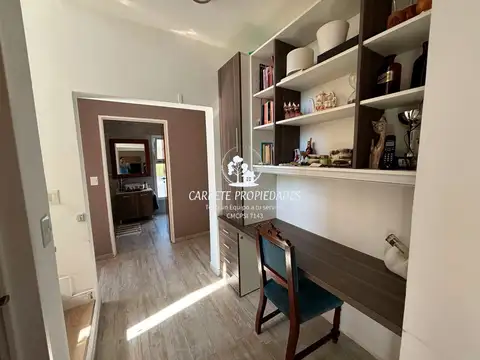 Casa en Venta con 6 cocheras