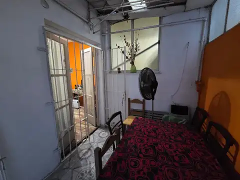 Depto Tipo Casa en Venta en Parque Chacabuco, USD 90.000