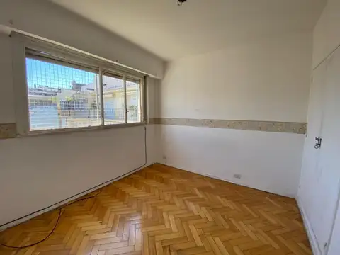 ALQUILER Excelente Departamento de 3 Ambientes en Piso Alto  Contrafrente con Vista. La Mejor Ubicación