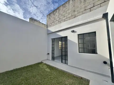 Depto Tipo Casa en Venta en Olivos, USD 159.000