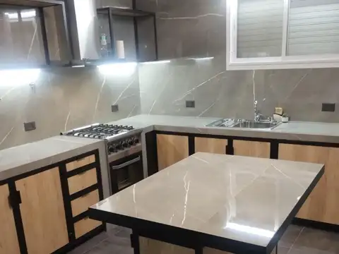 Depto Tipo Casa en Venta de 5 ambientes