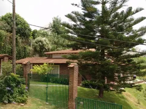 Excelente propiedad de 3 dormitorios con pileta y garaje