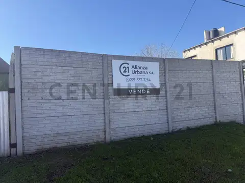 Independencia entre Barragán y Liniers. Lote en venta, Ensenada.
