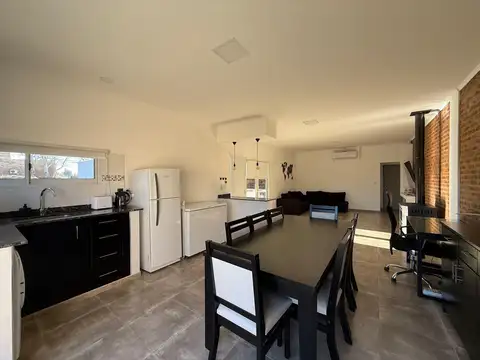 QUINTA EN VENTA EN PERGAMINO CON PILETA Y JACUZZI