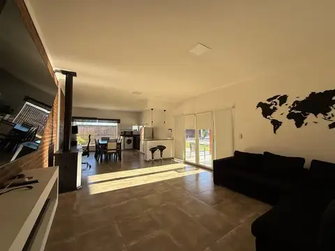 QUINTA EN VENTA EN PERGAMINO CON PILETA Y JACUZZI