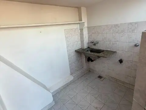 Garibaldi 100, Piso 2