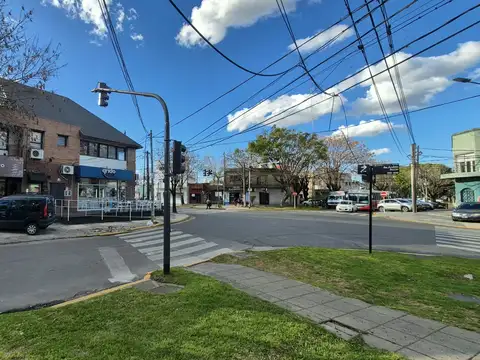 OFICINA EN VENTA IMPECABLE MUY LUMINOSA  - APTA VIVIENDA