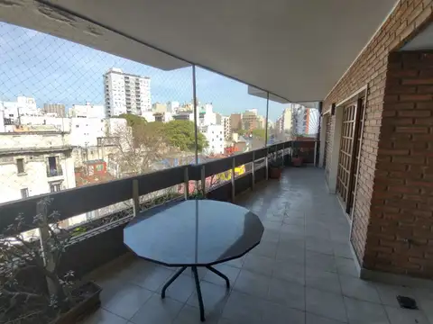 Departamento 6 ambientes con 3 baños