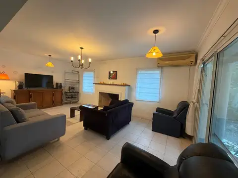 Casa 5 ambientes con 5 baños