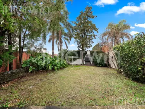 Casa en VENTA de 7 ambientes a RECICLAR con patio, terraza y jardín en  Nuñez