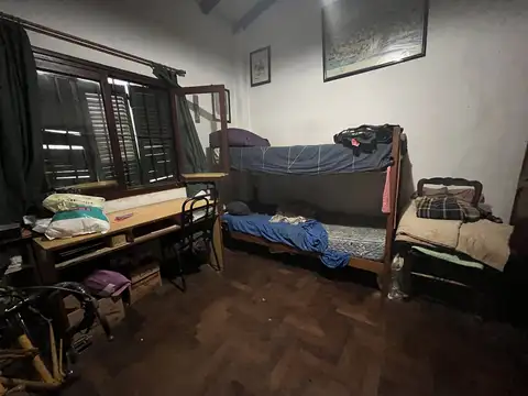 LINDA CASA CON GRAN JARDIN 