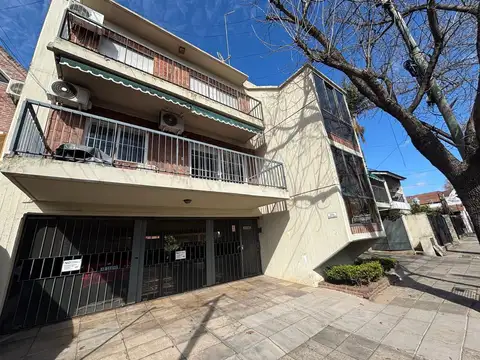 Departamento 4 ambientes. cochera. Olivos