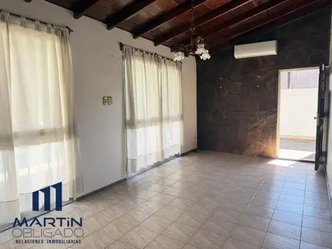 Casa 5 ambientes con 2 baños