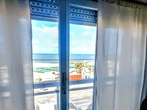 Hermoso departamento 1 ambiente, frente al mar.
