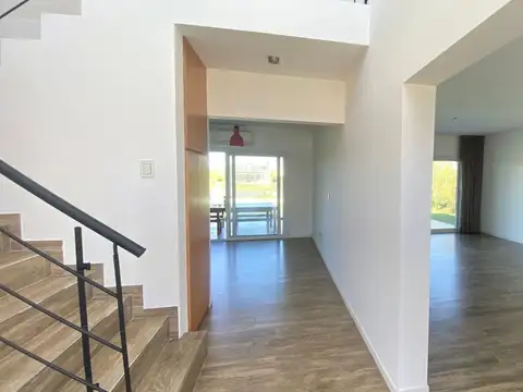 Puertos- Acacias- Casa en Venta a la Laguna-5 AMB