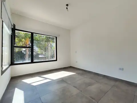 Depto Tipo Casa en Venta con 2 cocheras