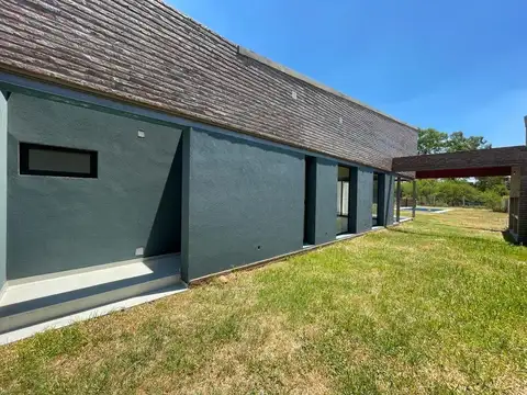 Casa 3 ambientes con 2 baños