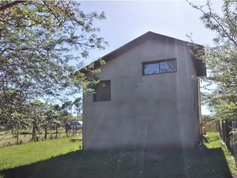 Los Reartes- Casa a terminar con amplio parque en barrio Capilla Vieja