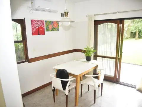 CASA EN VENTA DE 5 AMBIENTES CON PLAYROOM