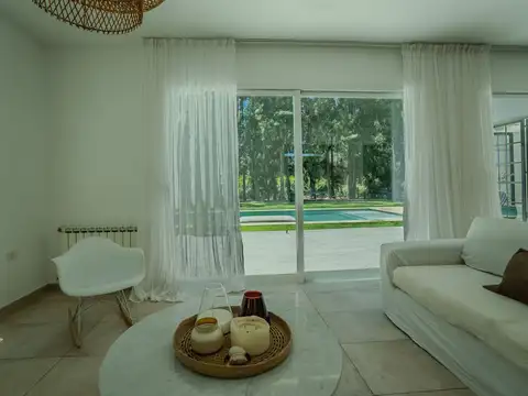 Casa En Venta  Barrio Privado Altos De Brandsen