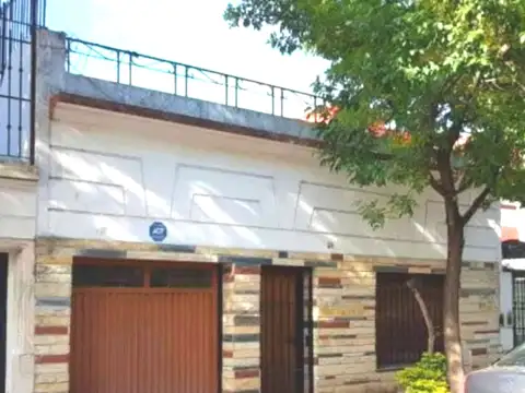 FLORES NORTE CASA CON GARAGE A REFACCIONAR - A PASOS AV GAONA - A VALOR DEL TERRENO - OPORTUNIDAD  